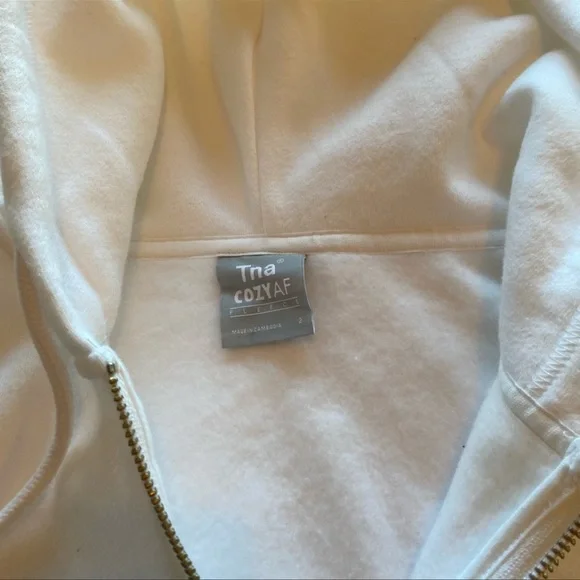 NWOT Aritzia TNA Cozy Fleece Boyfriend Cropped 1/4 Zip Hoodie in White - Picture 4 of 5